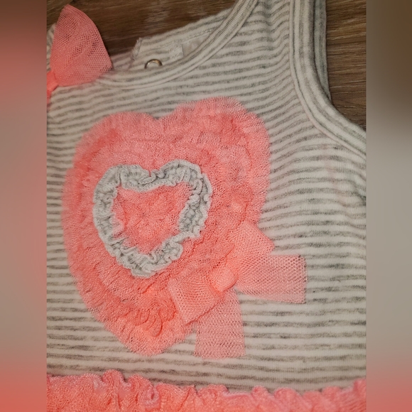 Newborn tank dress with ruffled, layered, tulle neon pink tutu..5-8lbs. - Picture 4 of 6